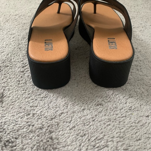 SILENT D Undonestto Platform Slide Sandal - Picture 6 of 9